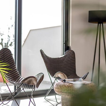 Holiday Home Lola, Sea On A Palm! Heated Pool 特罗吉尔 外观 照片