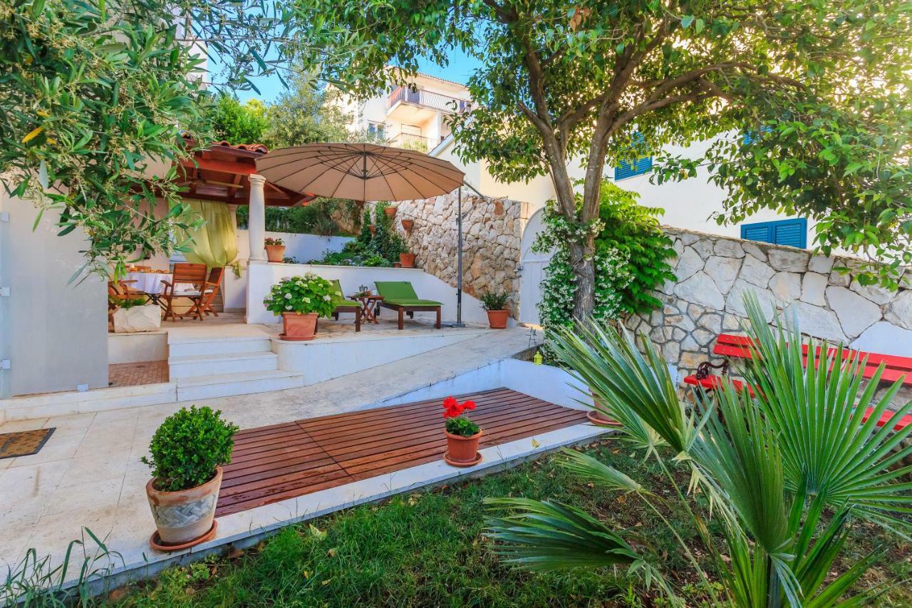 Holiday Home Lola, Sea On A Palm! Heated Pool 特罗吉尔 外观 照片
