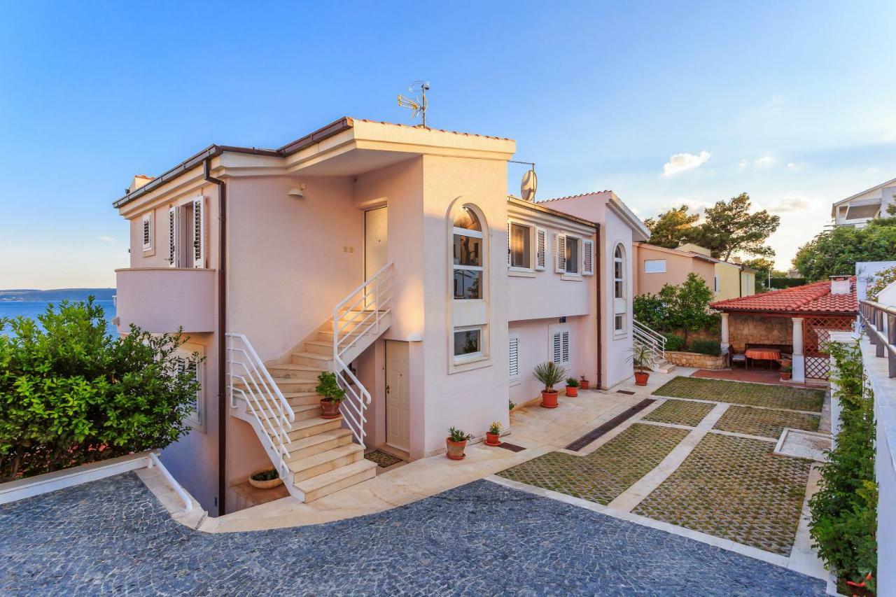 Holiday Home Lola, Sea On A Palm! Heated Pool 特罗吉尔 外观 照片