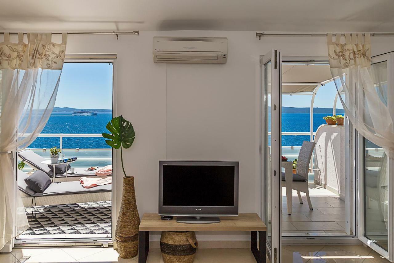 Holiday Home Lola, Sea On A Palm! Heated Pool 特罗吉尔 外观 照片