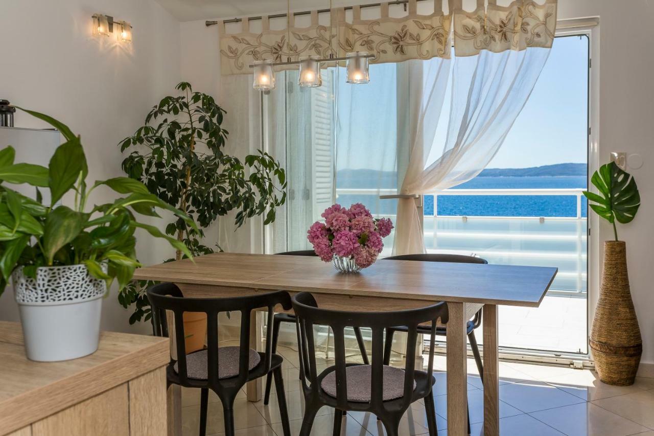Holiday Home Lola, Sea On A Palm! Heated Pool 特罗吉尔 外观 照片